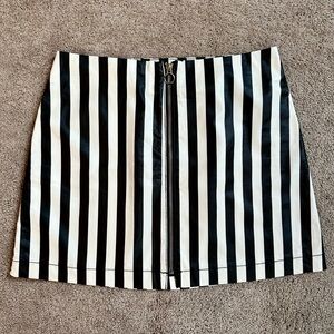 Black & White Striped Faux Leather Mini Skirt Beetlejuice 🖤🤍
